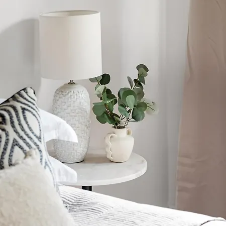 Stylish 2 Bed 2 Bath - Private Garden