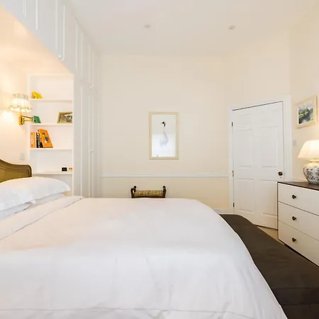 Traditional Treasure - 3 Bedroom By Hyde Park *