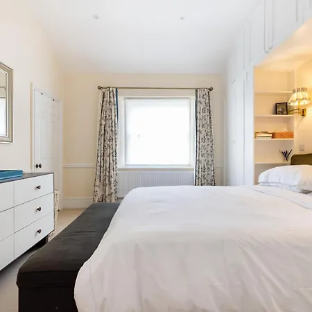 Apartment Traditional Treasure - 3 Bedroom By Hyde Park