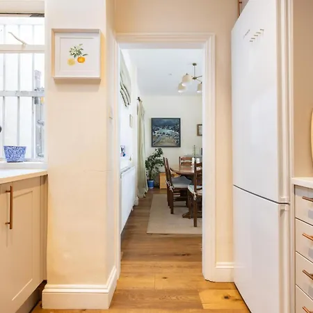 Traditional Treasure - 3 Bedroom By Hyde Park Apartment London