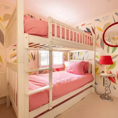 A Royal - Stylish 2 Bedroom In Kensington Apartment London