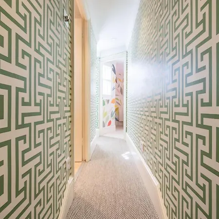 A Royal - Stylish 2 Bedroom In Kensington Apartment London