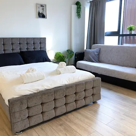 Wonderful In The Trendy Brick Lane Apartment *