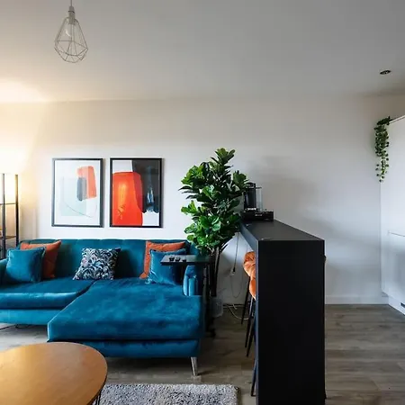 Beautiful & Contemporary Queensbury Retreat Apartment *
