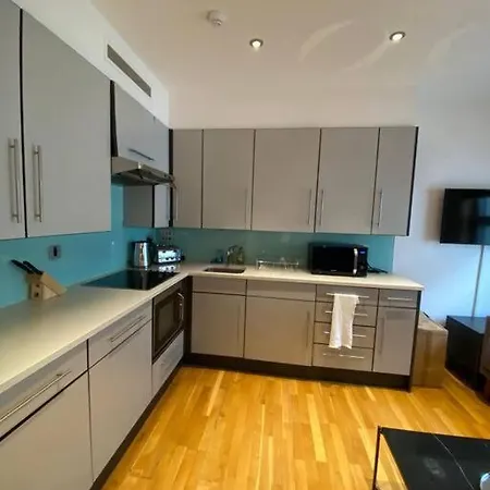 Grand Living Near Piccadilly Cov11 * London