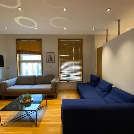 Grand Living Near Piccadilly Cov11 *