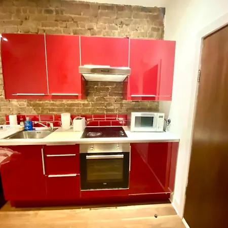 Apartment Entire One Bedroom Flat In Central *