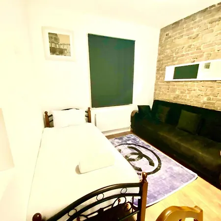 Apartment Entire One Bedroom Flat In Central London