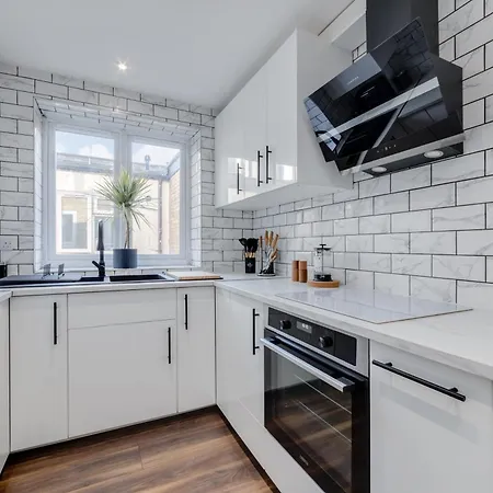 Modern 1 Bed - Nine Elms, Battersea