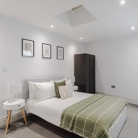Park View / Baker Street / Marylebone Apartment