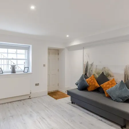 Park View / Baker Street / Marylebone Apartment *