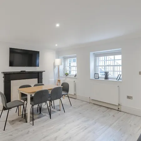 Park View / Baker Street / Marylebone Apartment *