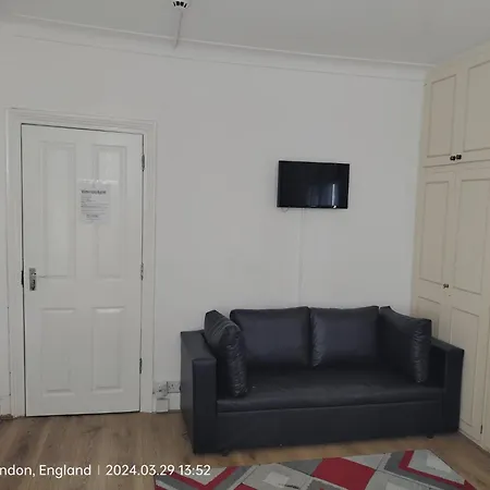 Bed & Breakfast Victorian Woods London