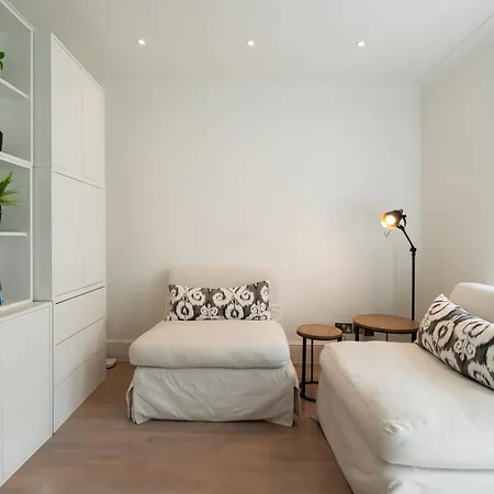 The Chelsea Place - Lovely 4bdr House With Terrace Apartment London