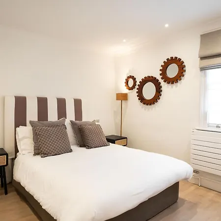 The Chelsea Place - Lovely 4bdr House With Terrace Apartment *