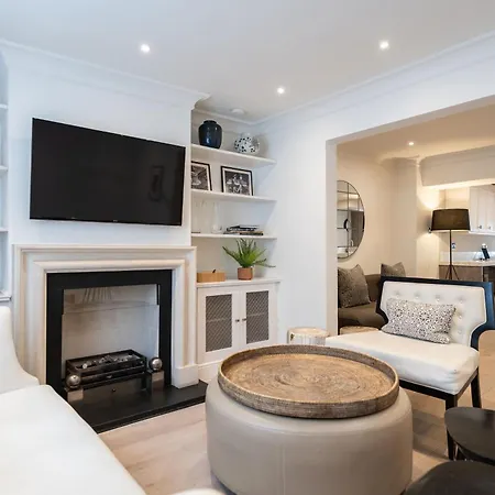 The Chelsea Place - Lovely 4bdr House With Terrace Apartment London