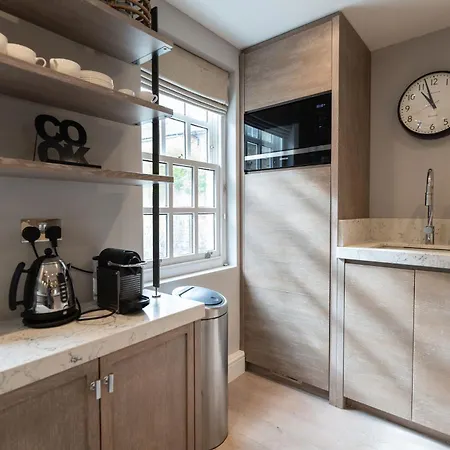 The Chelsea Place - Lovely 4bdr House With Terrace London