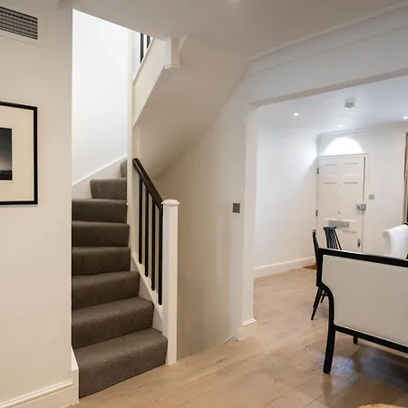 Apartment The Chelsea Place - Lovely 4bdr House With Terrace *