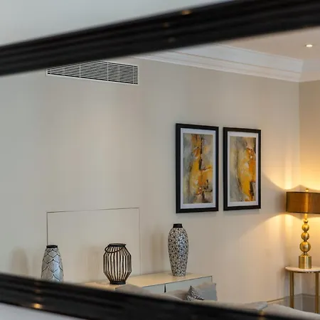Mayfair - Exclusive Residences Apartment