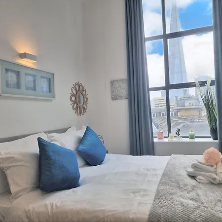 Shard View Apartment *