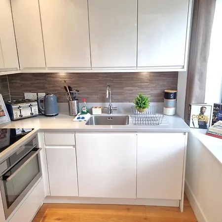 Shard View Apartment *