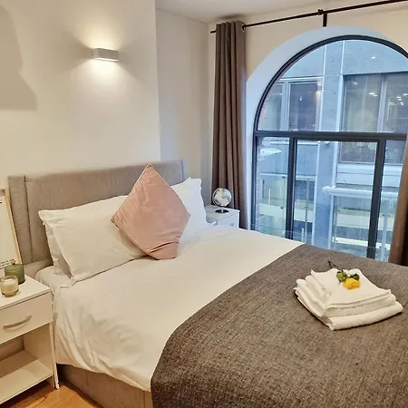 Shard View Apartment *