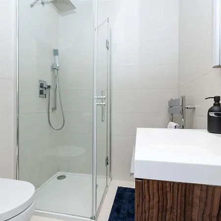 Apartment Fantastic Multilevel 3br, Vibrant Angel, 5min Tube London