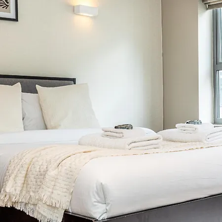 Apartment Fantastic Multilevel 3br, Vibrant Angel, 5min Tube