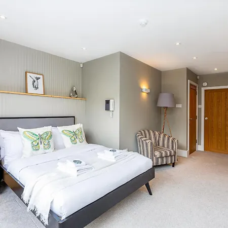 Fantastic Multilevel 3br, Vibrant Angel, 5min Tube *