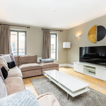 Fantastic Multilevel 3br, Vibrant Angel, 5min Tube London