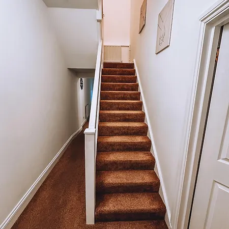 Spacious 3 In Tooting London