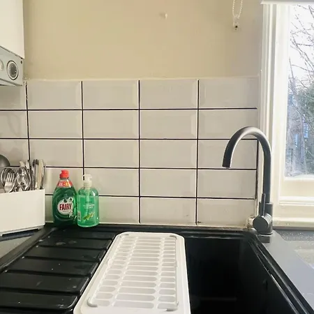 Impeccable 1 Bedroom Flat In *