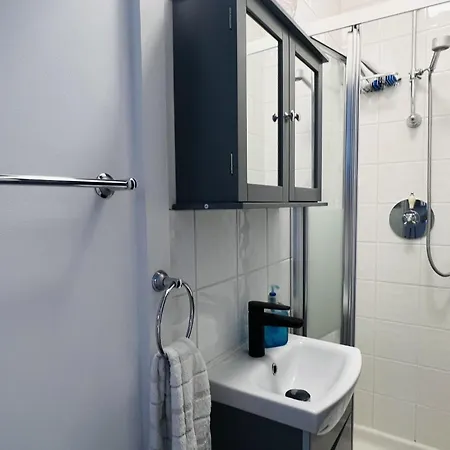 Apartment Impeccable 1 Bedroom Flat In
