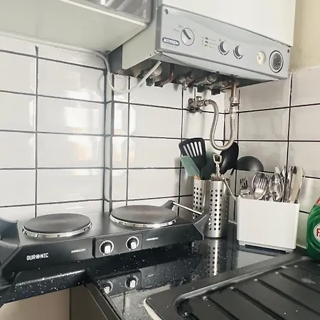 Apartment Impeccable 1 Bedroom Flat In