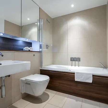 Borough Flat With Views By Underthedoormat Apartment