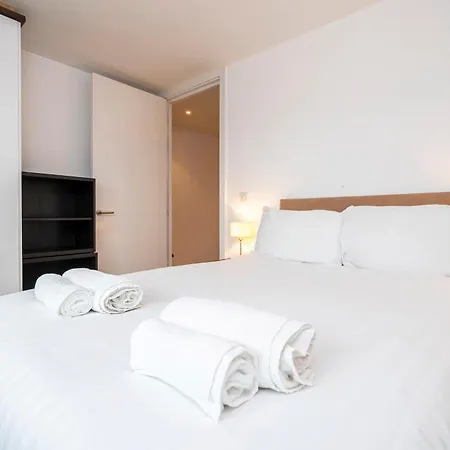 Borough Flat With Views By Underthedoormat Apartment London