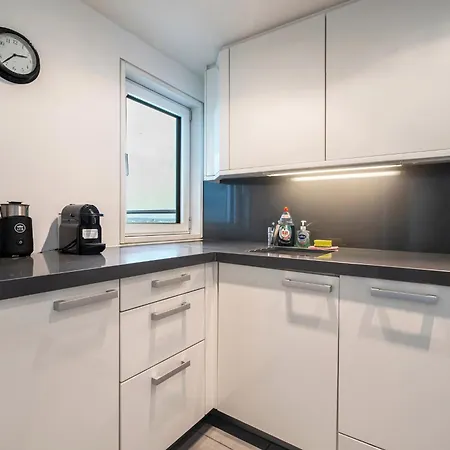 Borough Flat With Views By Underthedoormat