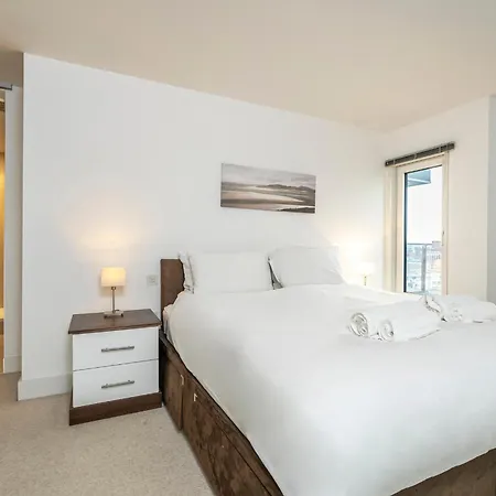 Borough Flat With Views By Underthedoormat Apartment *