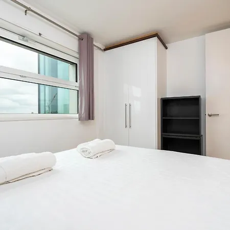 Apartment Borough Flat With Views By Underthedoormat