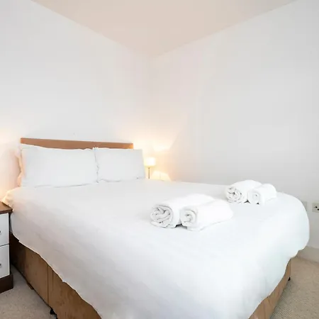 Borough Flat With Views By Underthedoormat Apartment London