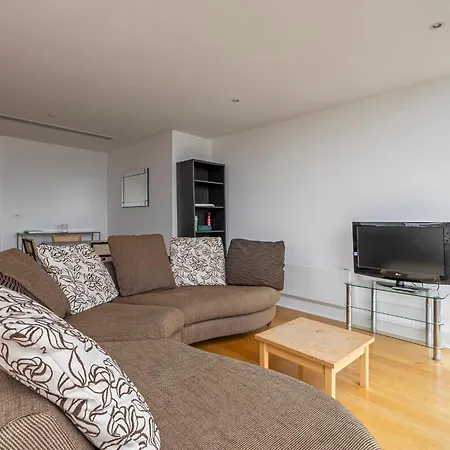 Apartment Borough Flat With Views By Underthedoormat