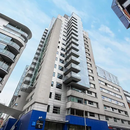 Borough Flat With Views By Underthedoormat Apartment London
