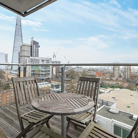Apartment Borough Flat With Views By Underthedoormat London