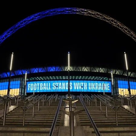 Ivory Penthouse Next To Wembley Stadium By Imperia Homestay London