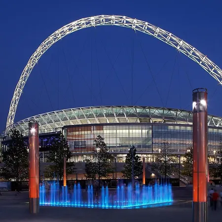 Ivory Penthouse Next To Wembley Stadium By Imperia Habitación en casa particular Londres