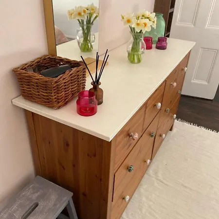 Spacious Flat In West Kensington London