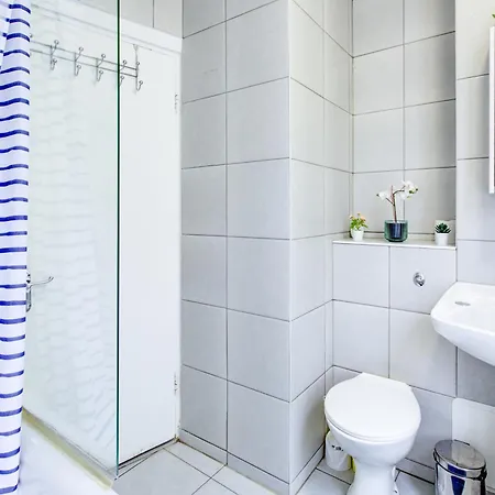 Lovely 2- Bedroom In London
