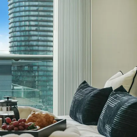 公寓 Stunning 2 Bed, 2 Bath High Rise Minutes From Canary Wharf *