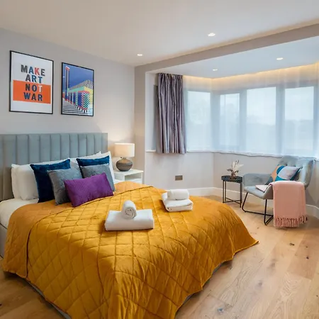 Two-bedroom Flat Near Wembley, London Harrow