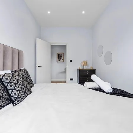 Stunning 1 Bedroom In Westminster With Ac Sleeps 4